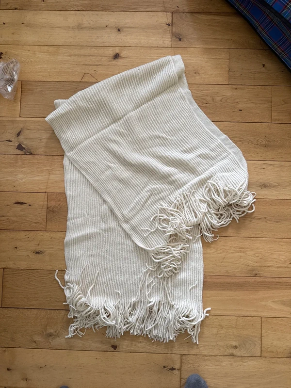 White Ribbed Throw with Fringe