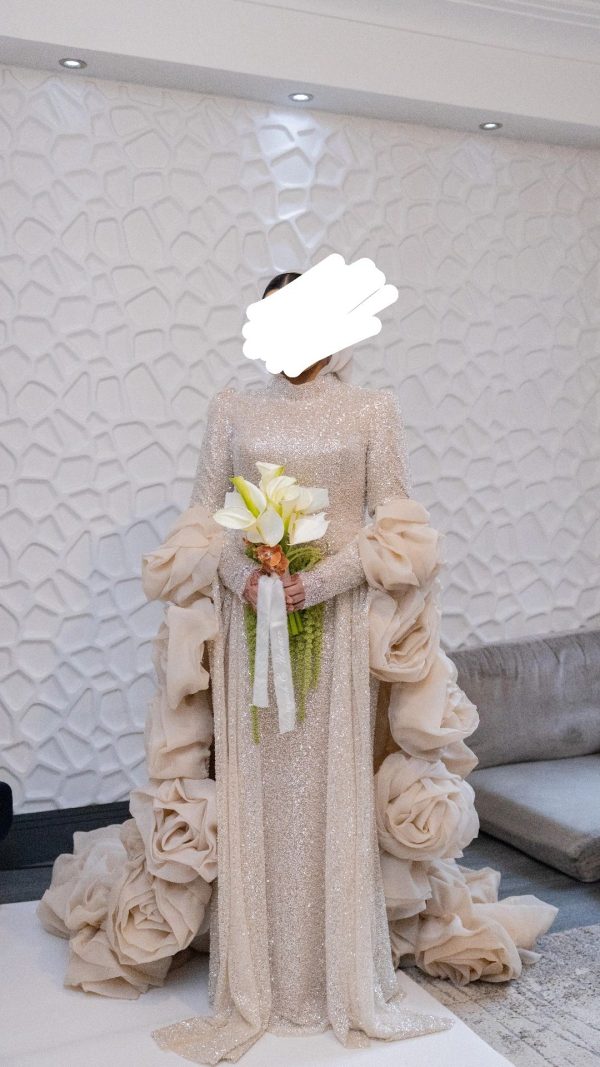 Cream Bridal Wedding/engagement/nikkah Dress with 3D rose train. 2 peice