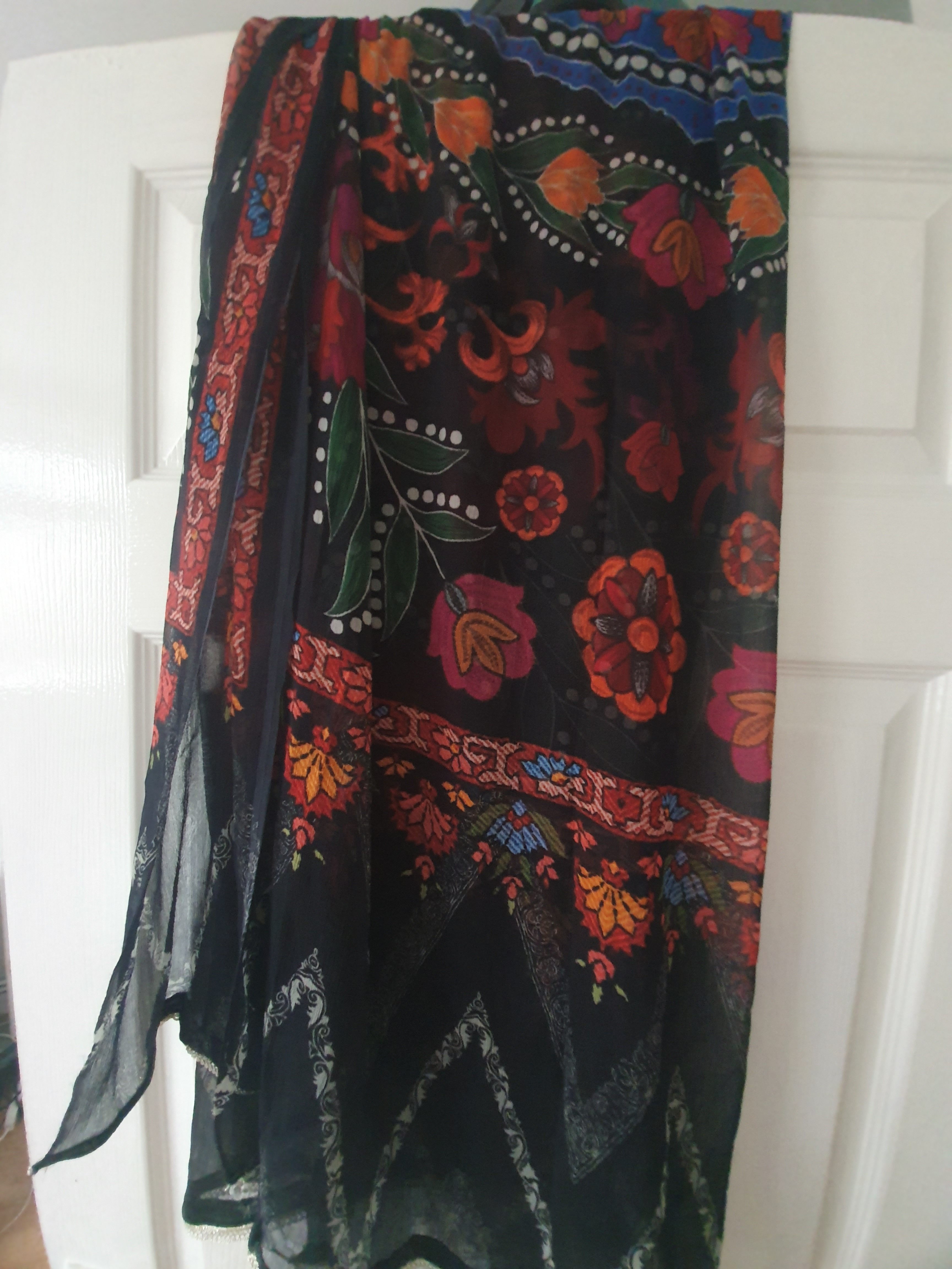 Really beautiful chiffon Dupatta with Floral Print - Image 3