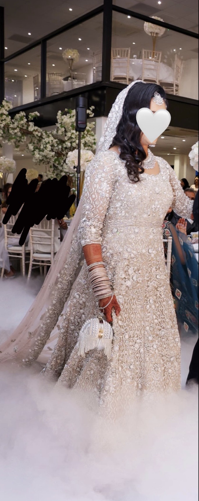 Embroidered wedding gown with trail and a long veil - Image 3