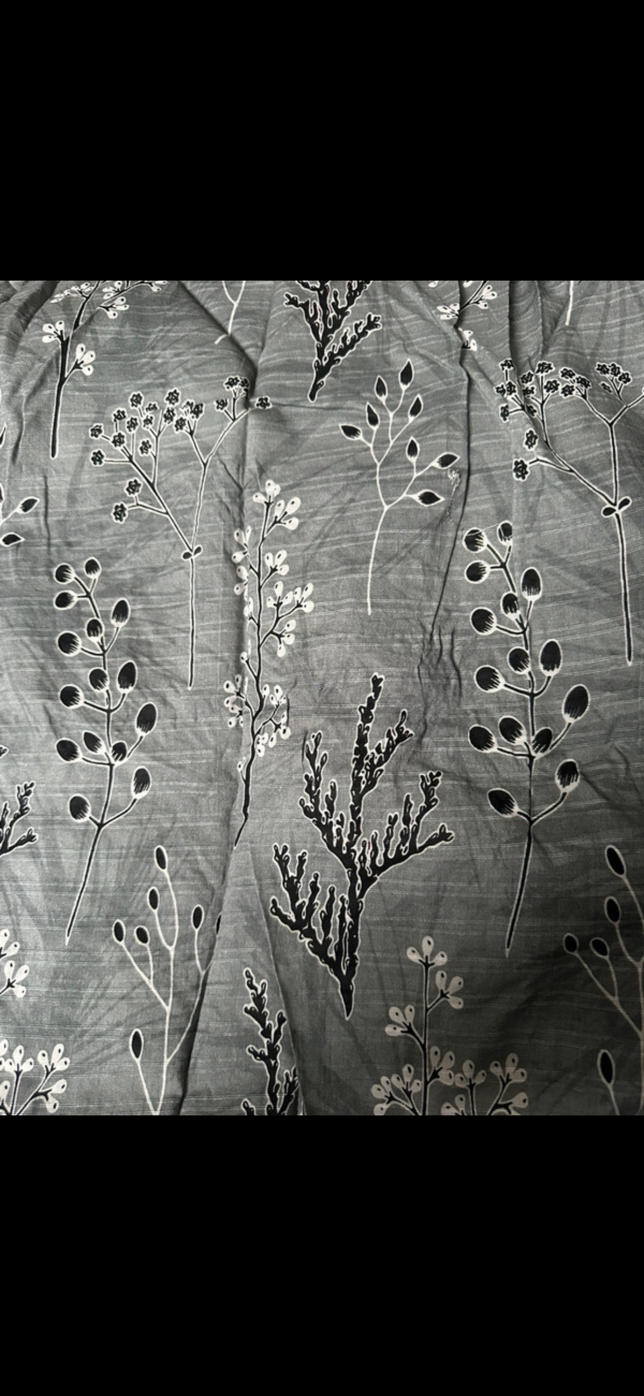 Grey Embroidered Lawn 3-Piece Suit - Image 5