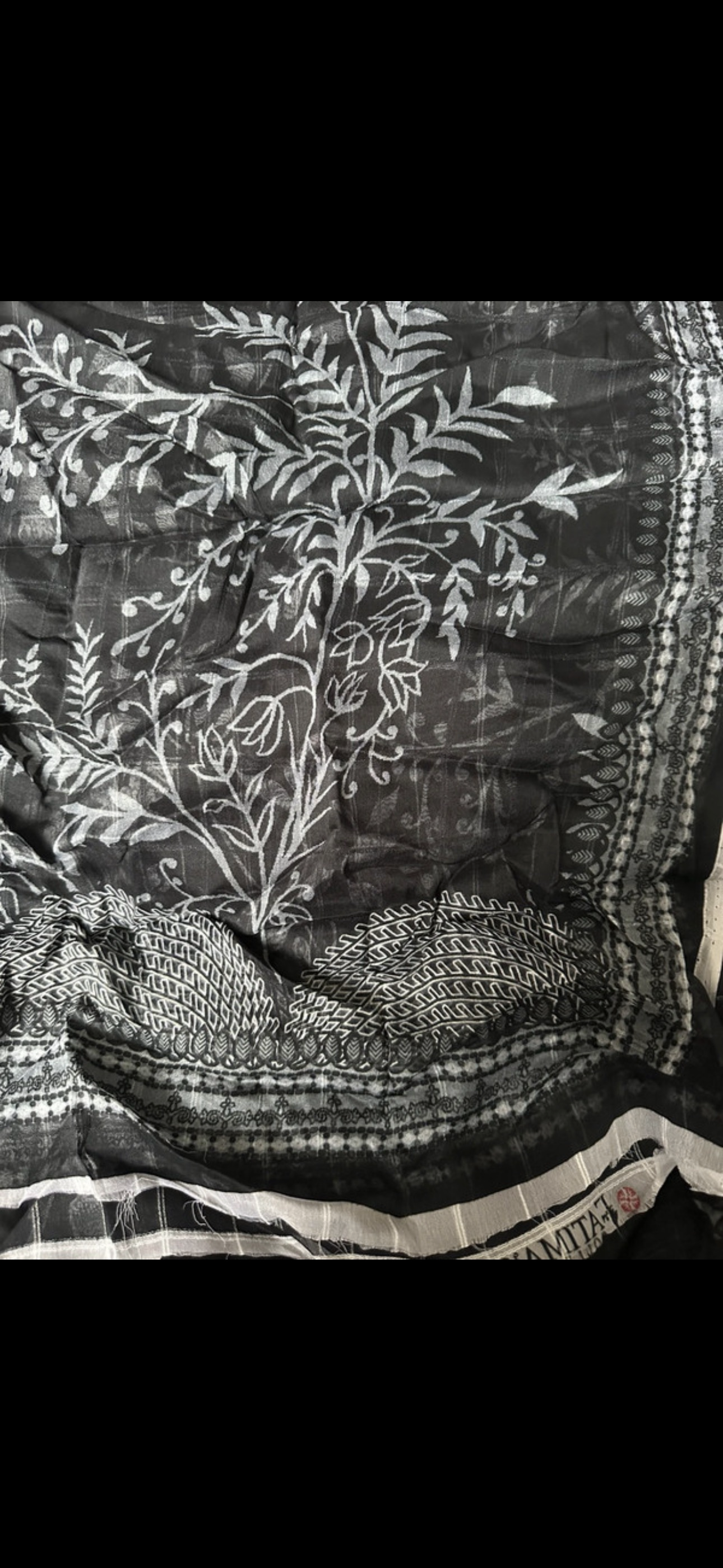 Grey Embroidered Lawn 3-Piece Suit - Image 6