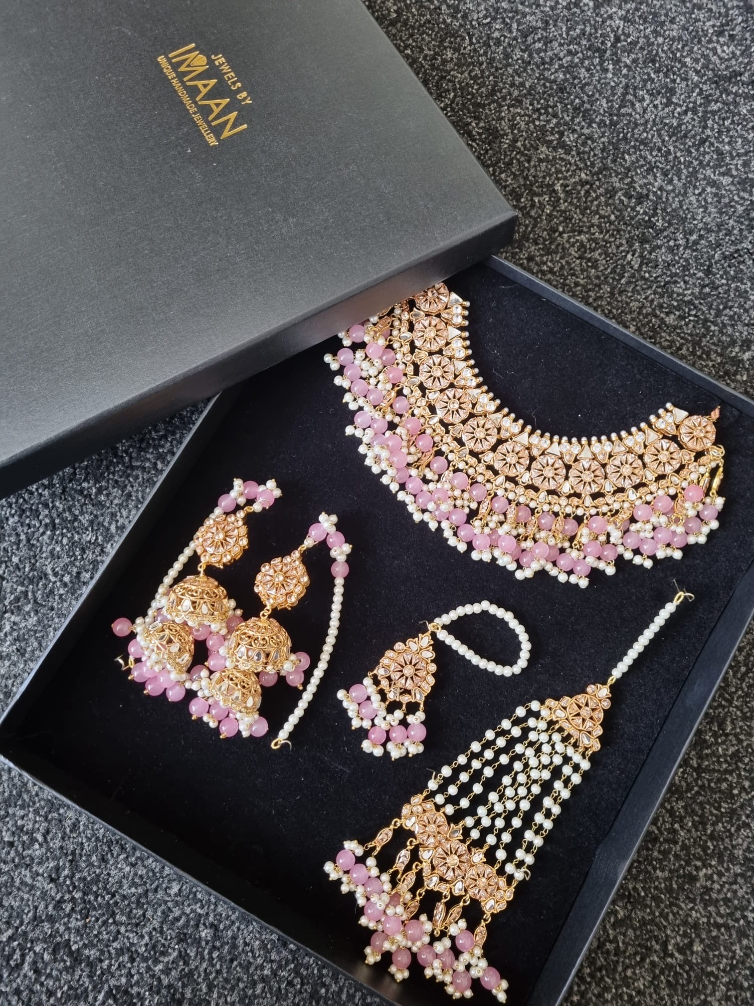 Pakistani Bridal Jewellery Set with Maang Tikka and Earrings - Image 2