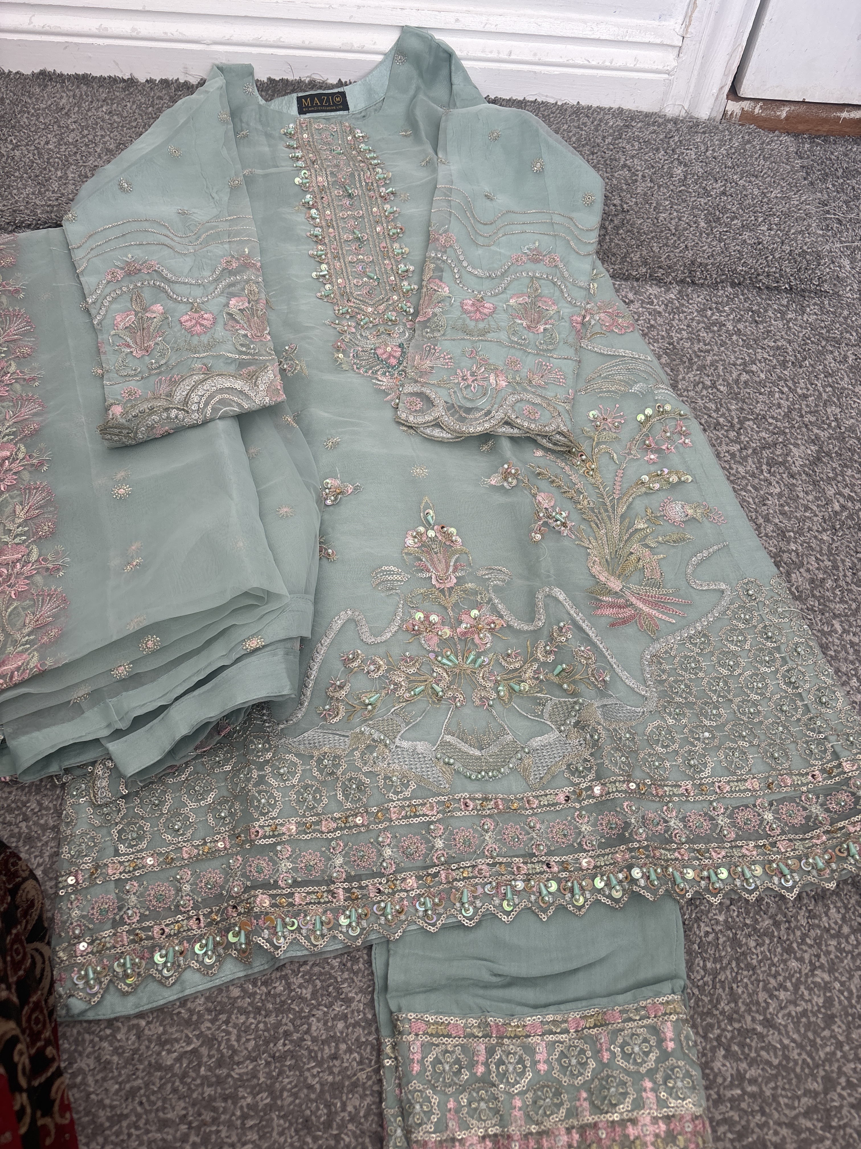 Pakistani 3-Piece Embroidered Lawn Suit - Image 3