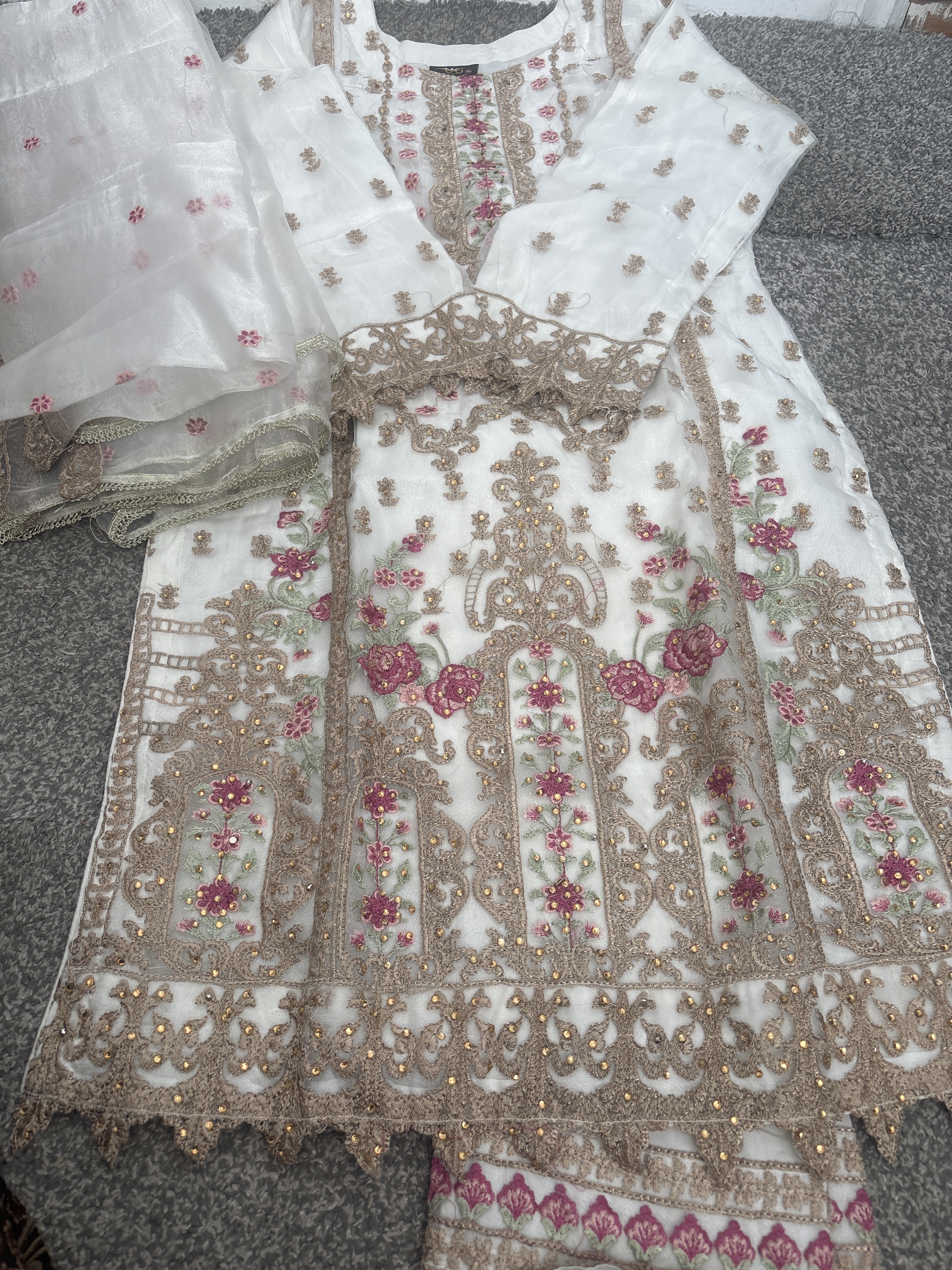 White Anarkali Suit with Pink Floral Embroidery and Gold Embellishments - Image 2