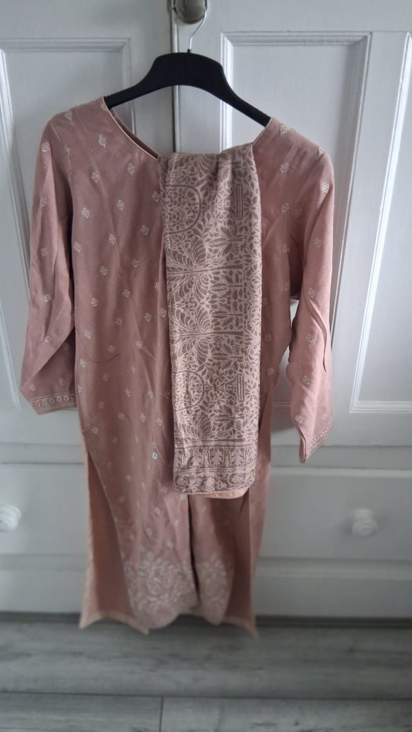 Brand New Dusty Pink Embroidered 3-Piece Salwar Kameez Suit – Size XL