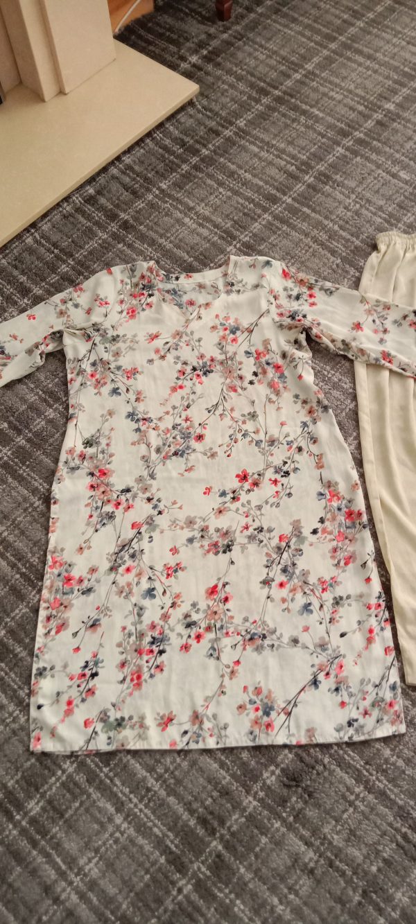White floral print kurti shalwar trouser