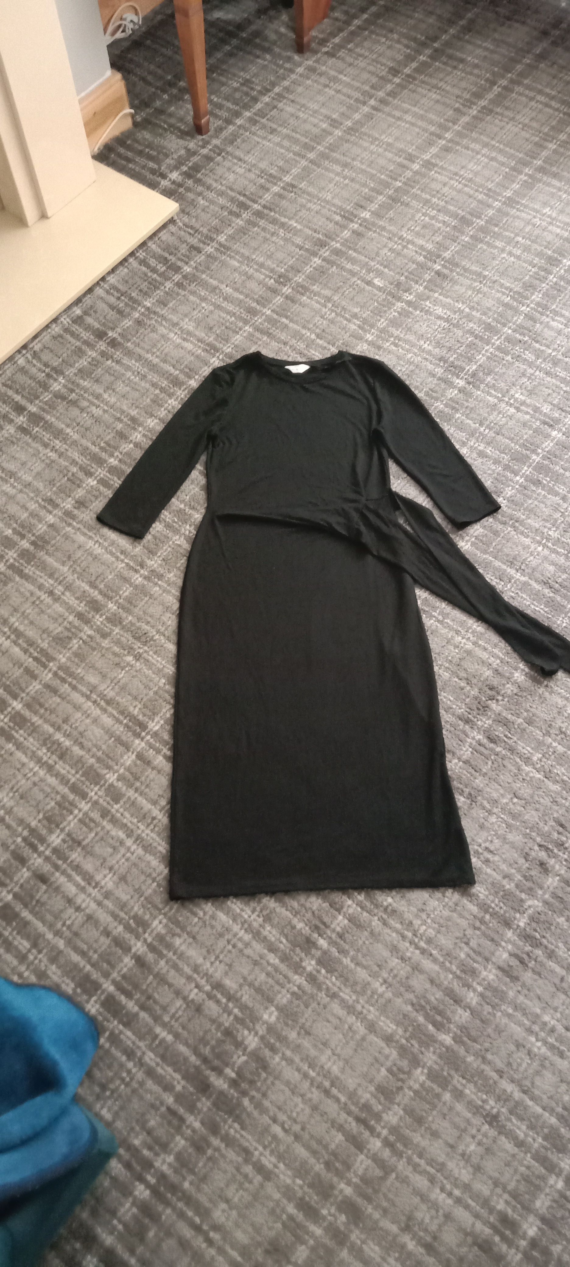 Black Dress with Tie Waist - Image 3