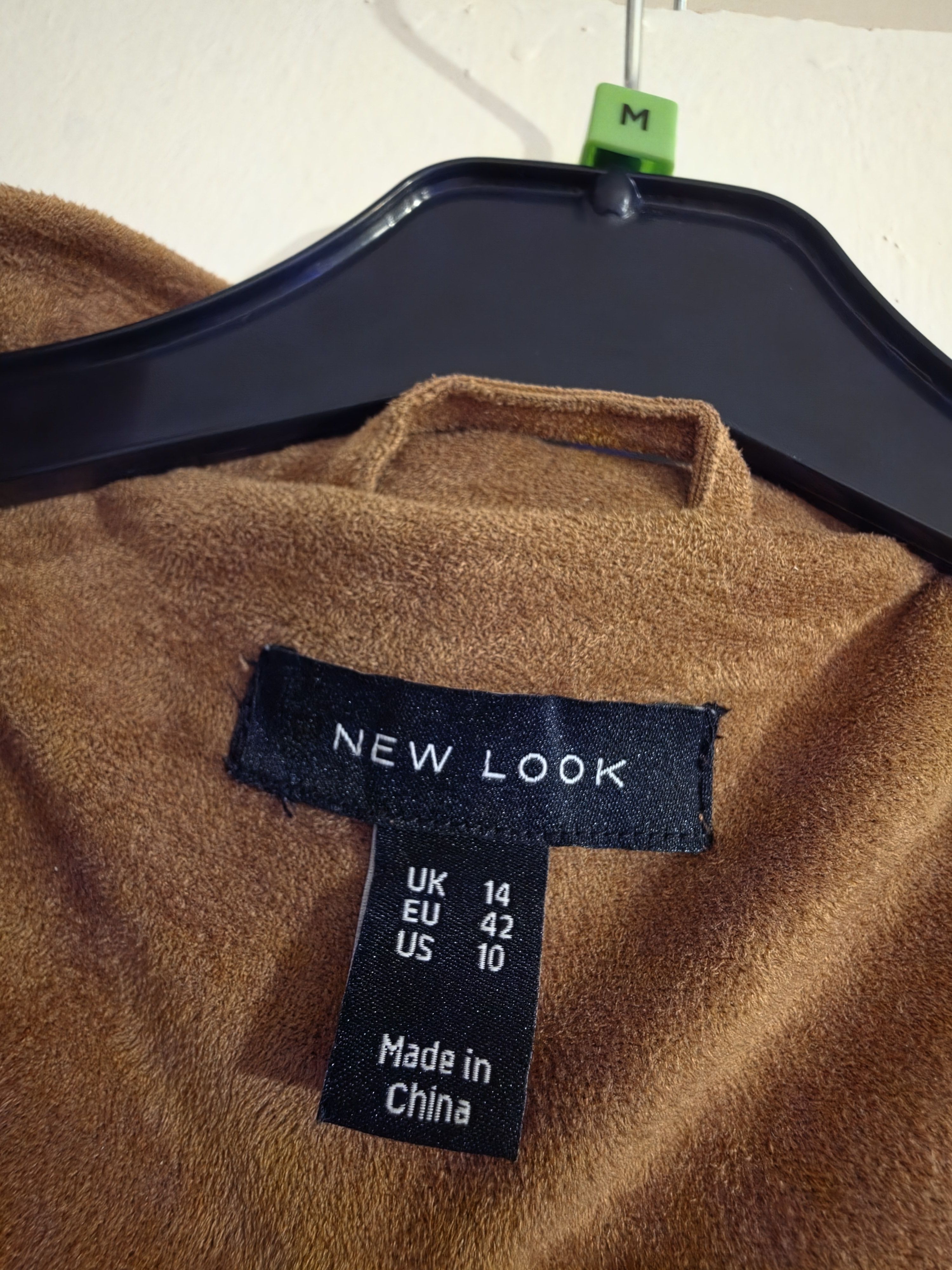 Mantoe. Deer. - Image 2