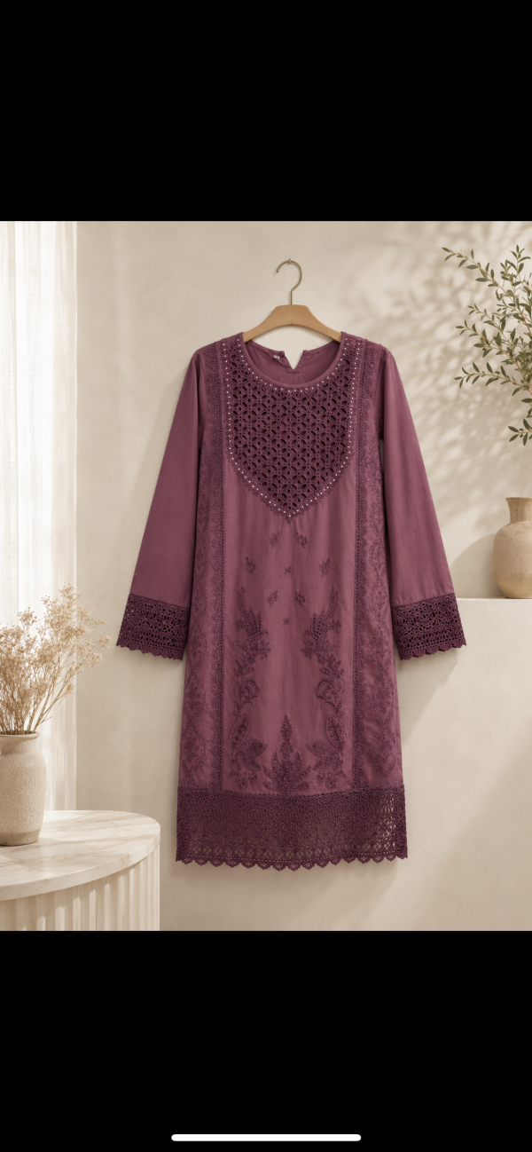 Purple embroidered kurta with lace trim comes with bottom