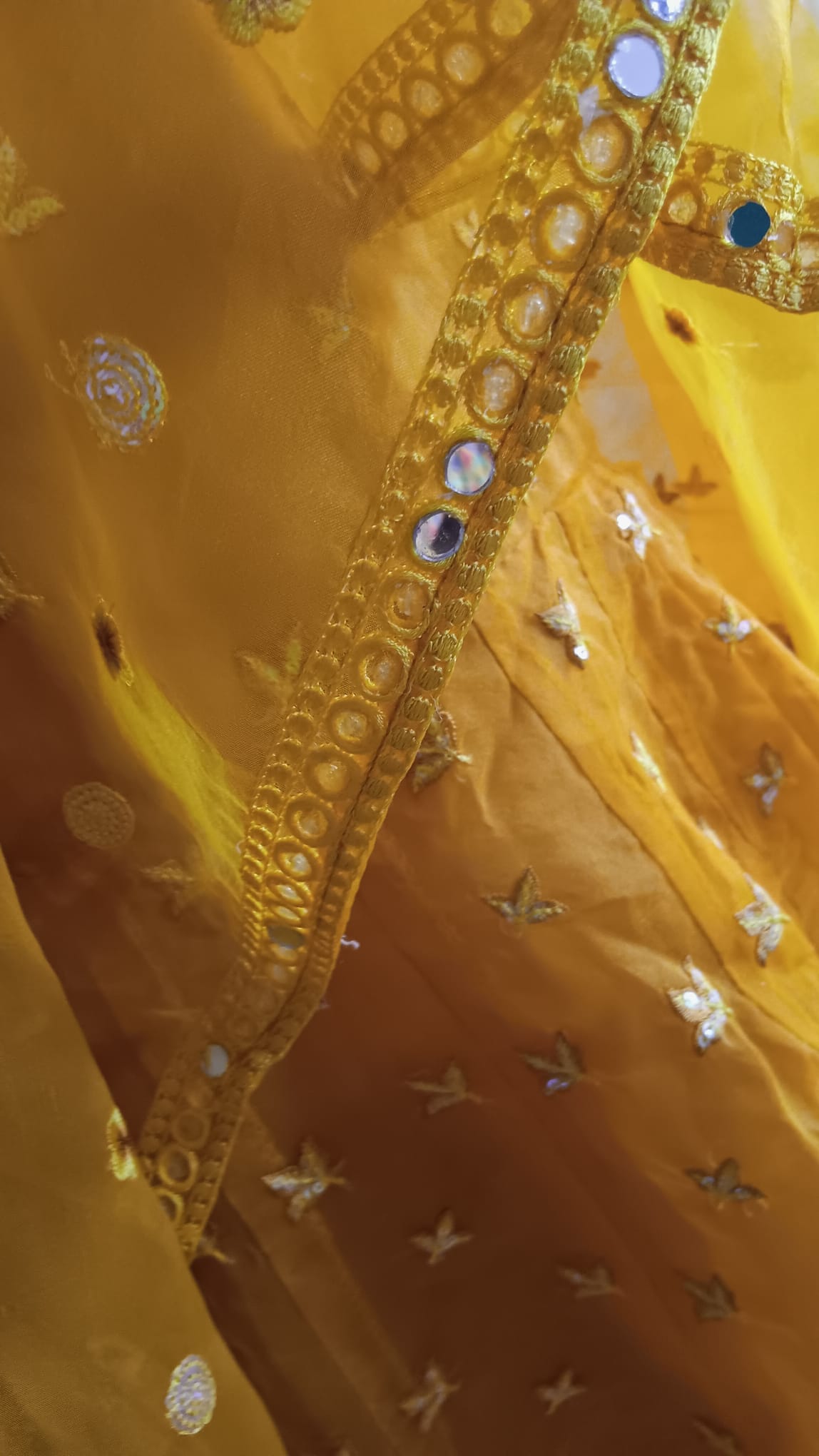 Karma Collection Mustard Yellow Heavy Mirror Work Lehenga Choli Dupatta Set Brand New - Image 3