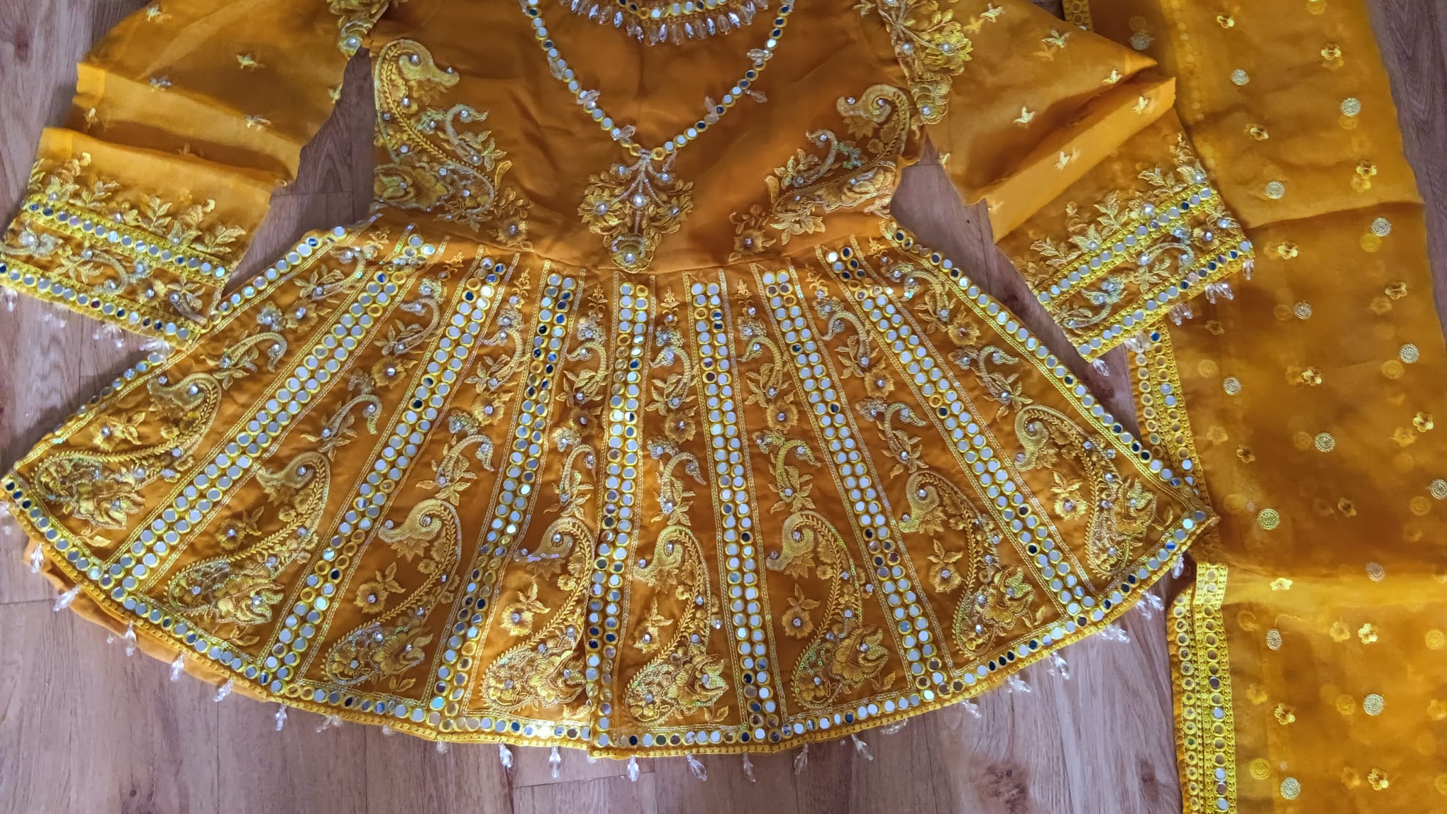 Karma Collection Mustard Yellow Heavy Mirror Work Lehenga Choli Dupatta Set Brand New - Image 12
