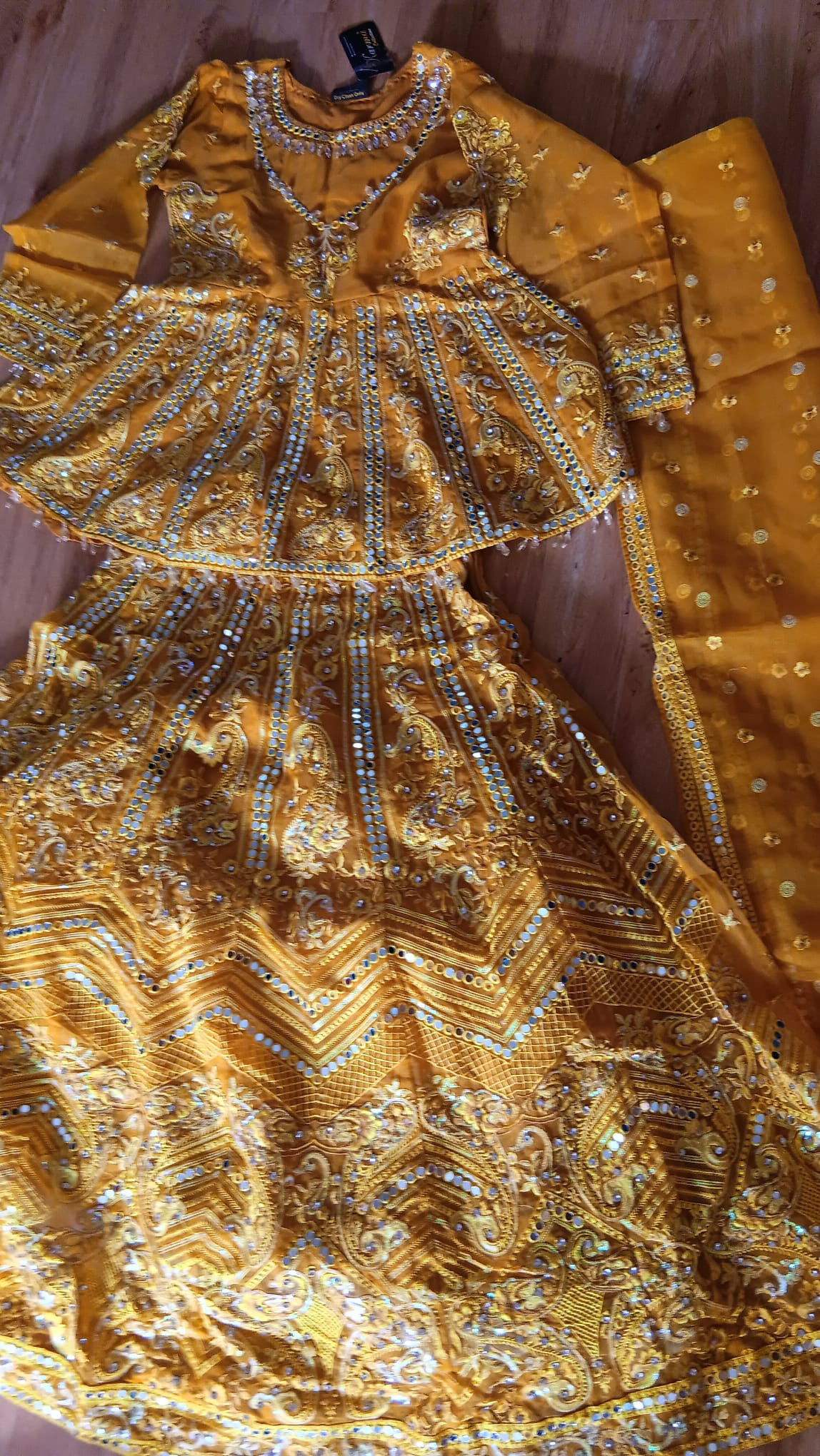 Karma Collection Mustard Yellow Heavy Mirror Work Lehenga Choli Dupatta Set Brand New - Image 16