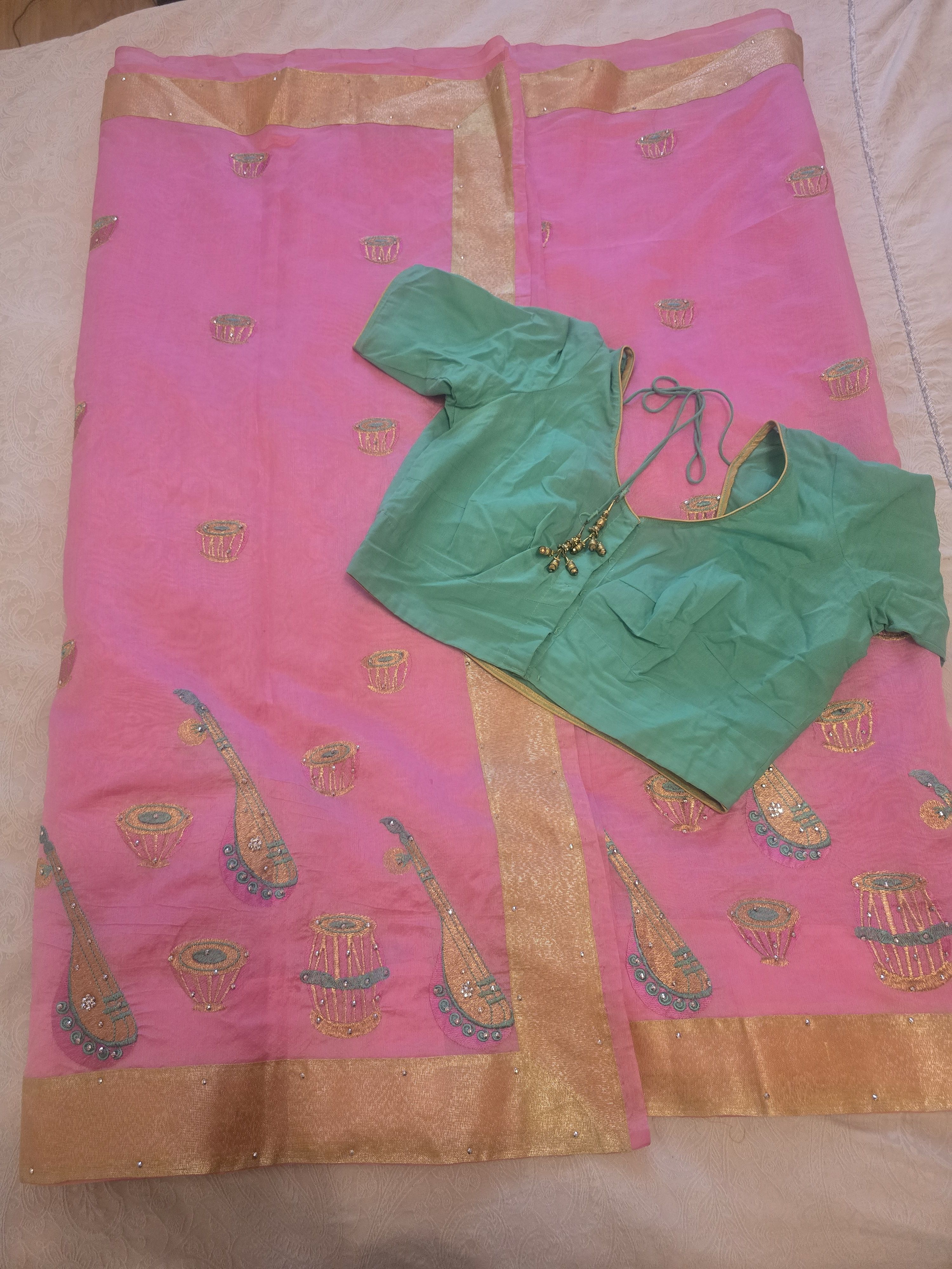 Beautiful Pink & Gold Saree with tabla & veena motifs - Image 2