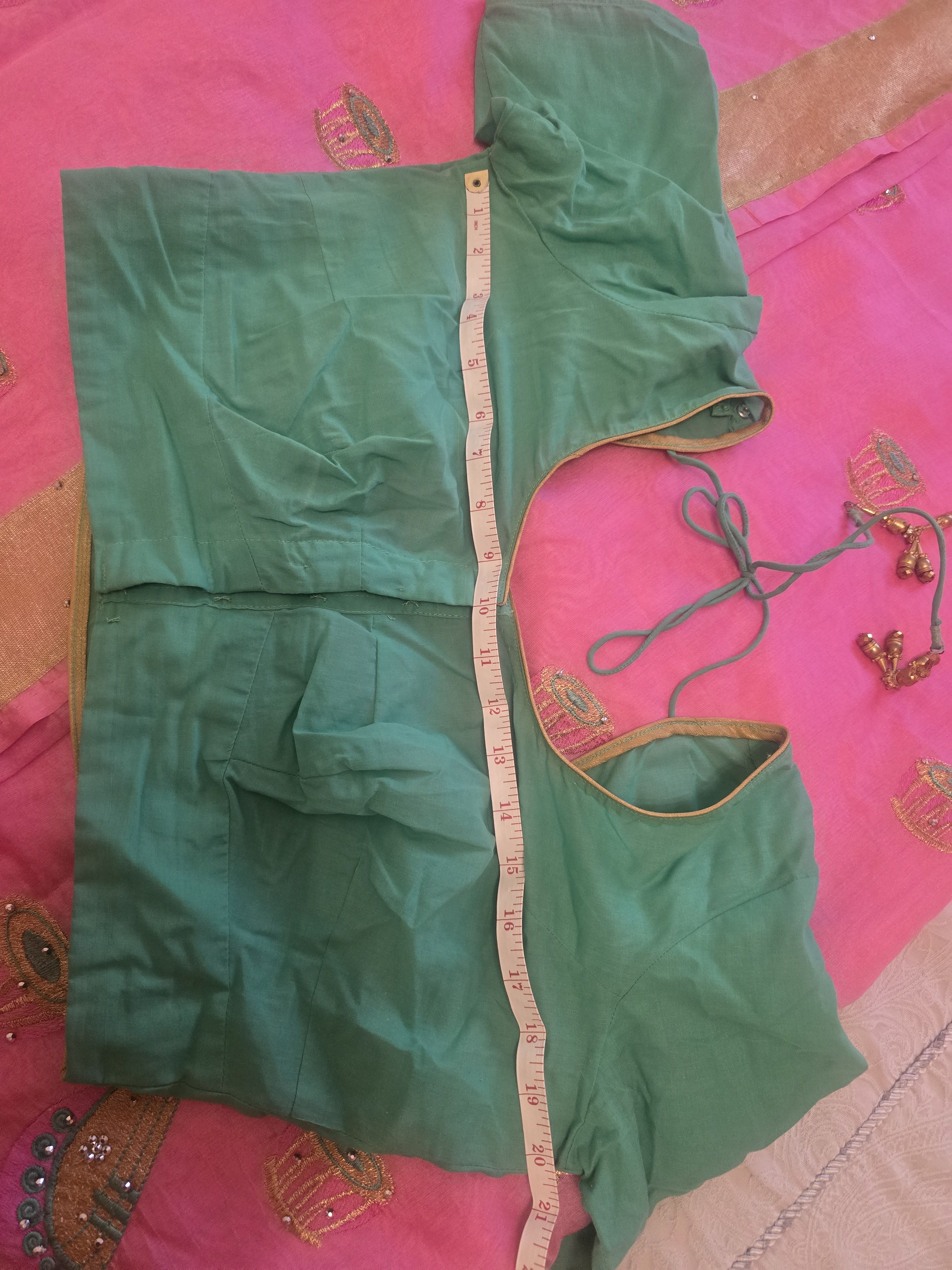 Beautiful Pink & Gold Saree with tabla & veena motifs - Image 3