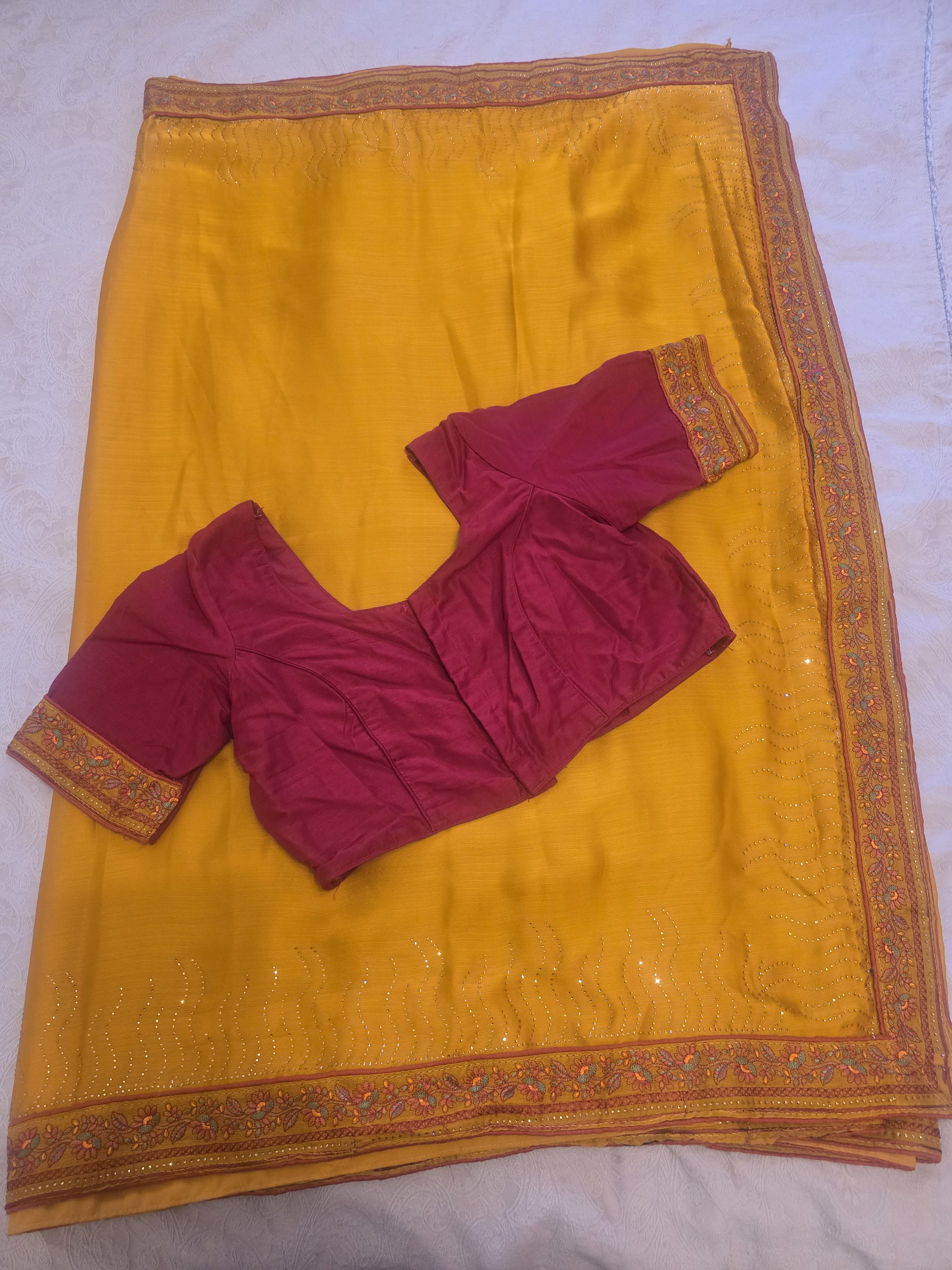 Stunning mustard saree - Image 5