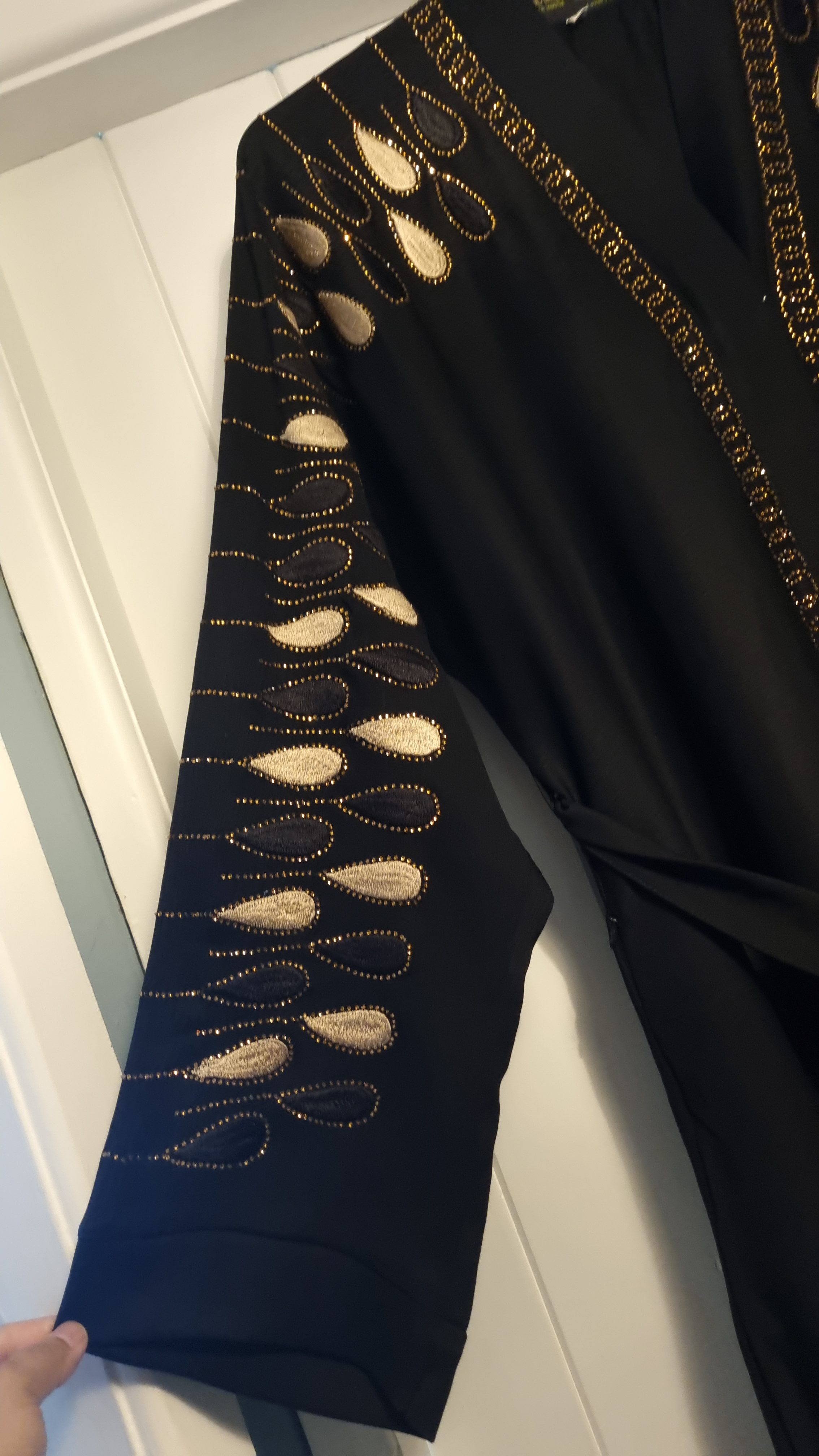 Black Abaya with Gold Leaf Embellishment - Image 4