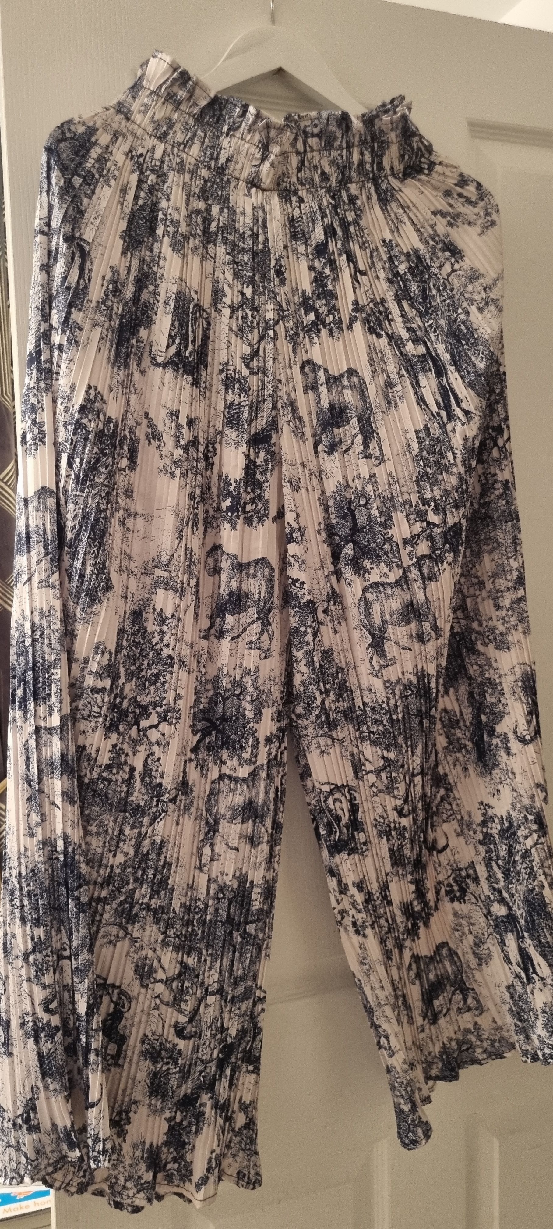 White and Blue Toile Print Button-Up Blouse with Pleated wide leg pant - Image 3
