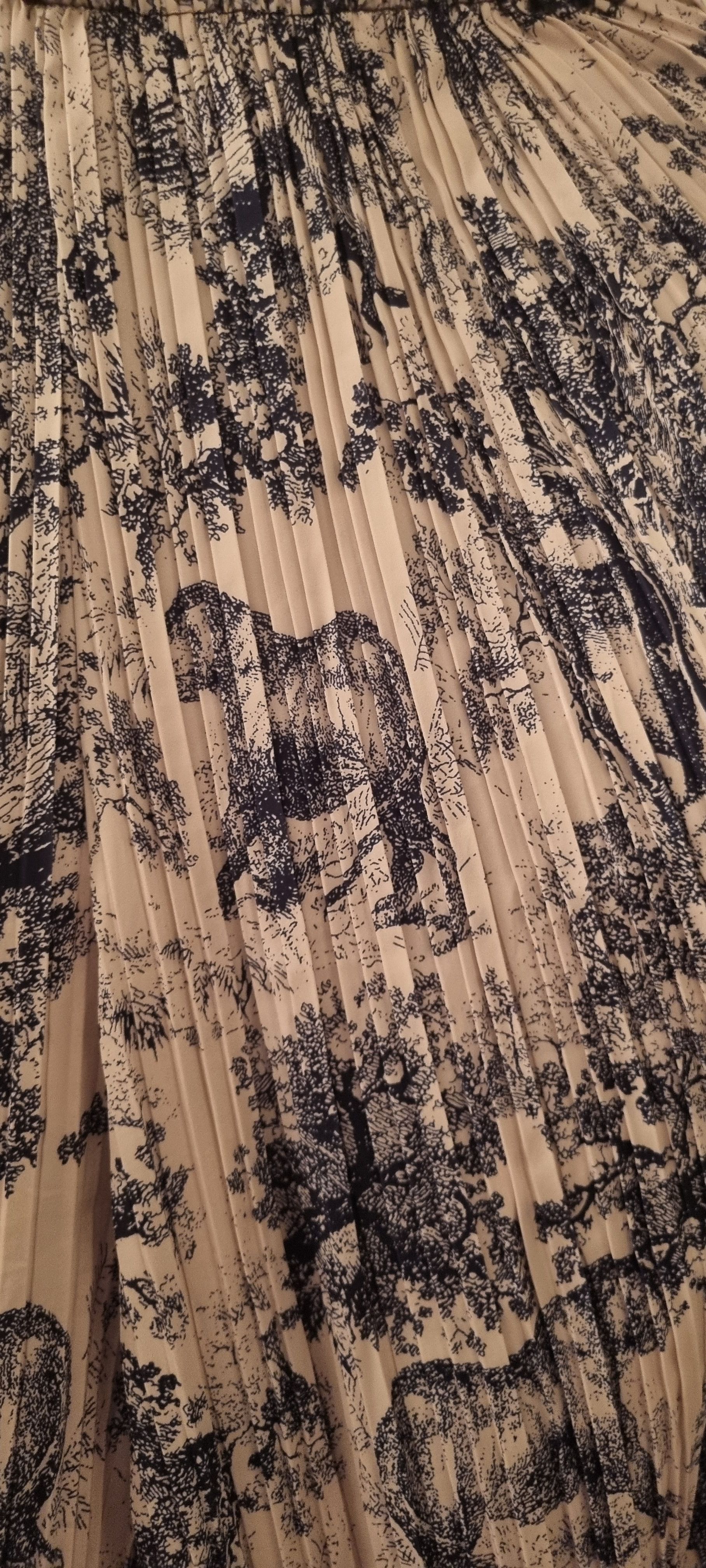 White and Blue Toile Print Button-Up Blouse with Pleated wide leg pant - Image 4
