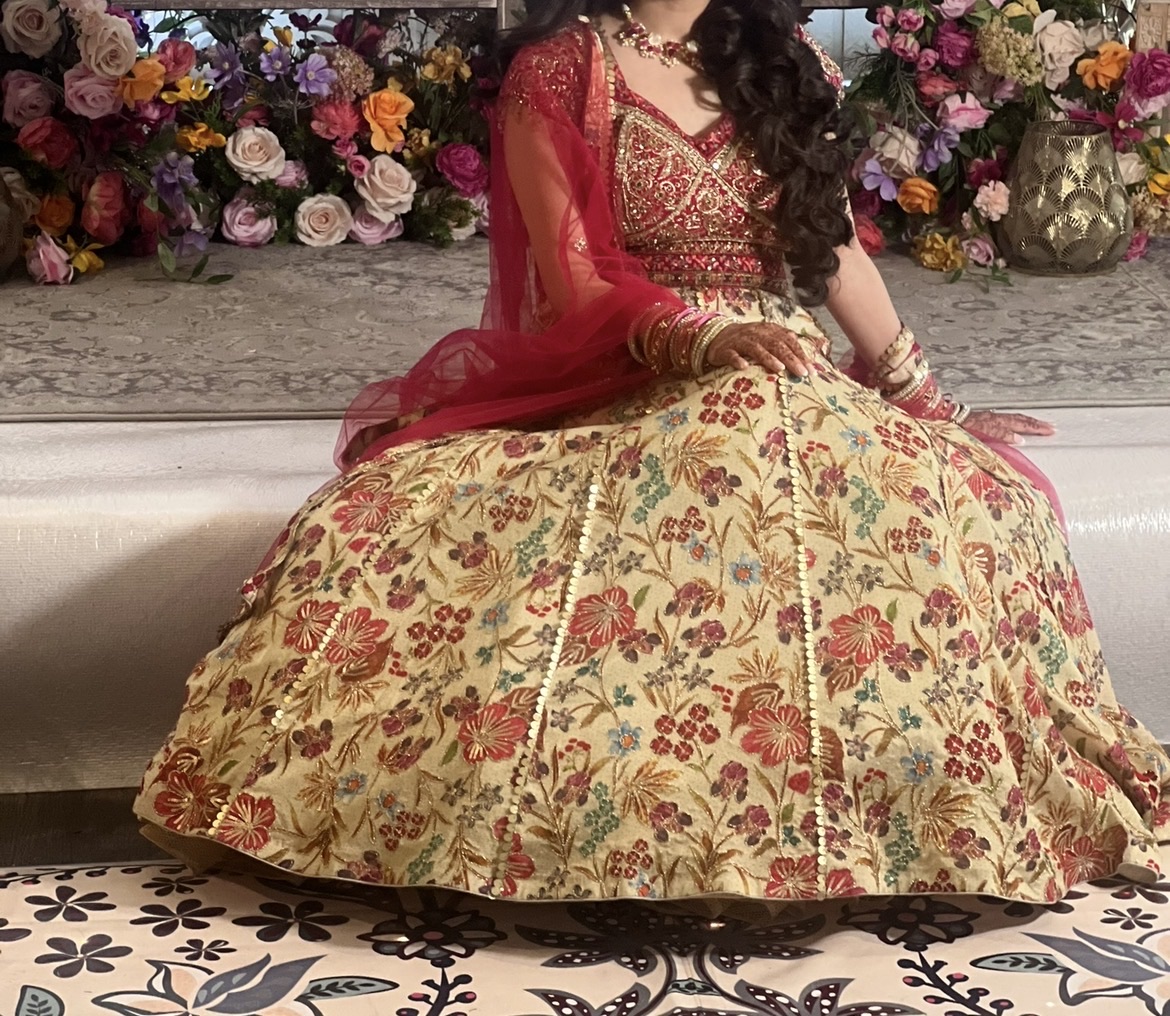 Cream Floral Print Lehenga Skirt with Pink Embellished Choli and Dupatta - Image 5