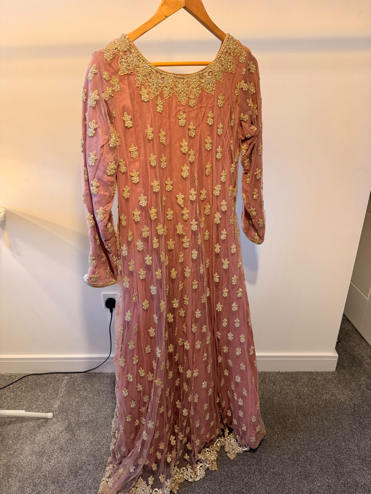 Dusty Pink / Lilac & Gold Embellished Asian Formal Gown – XL – Unworn - Image 2