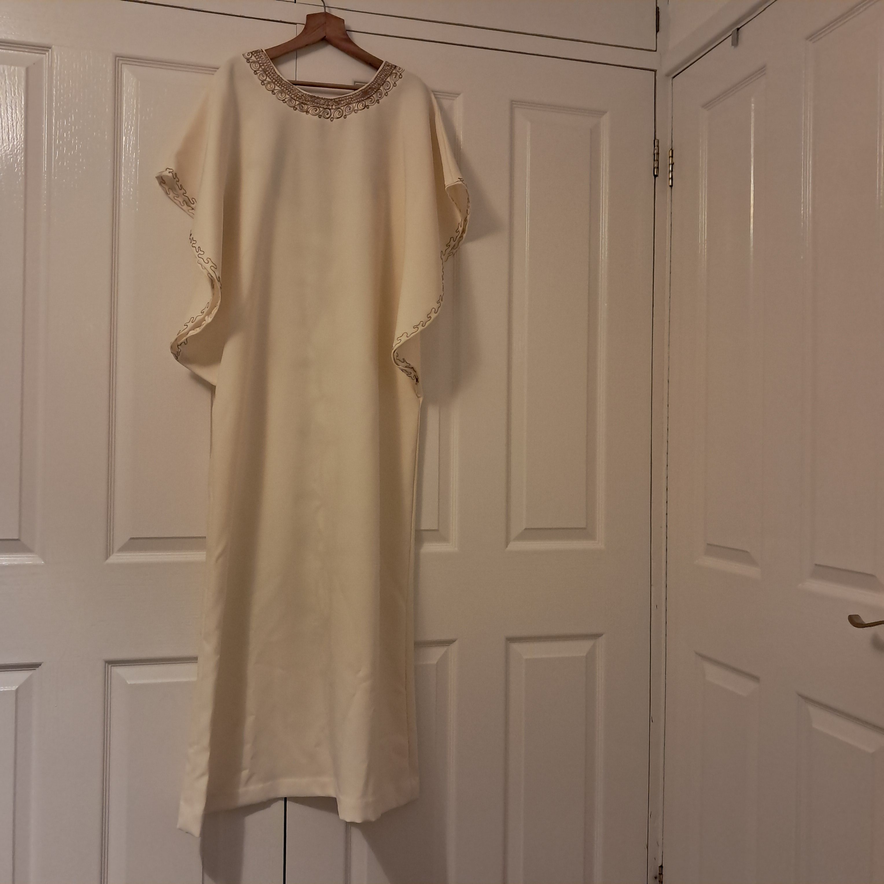 Cream Kaftan with Gold Embroidery - Image 3