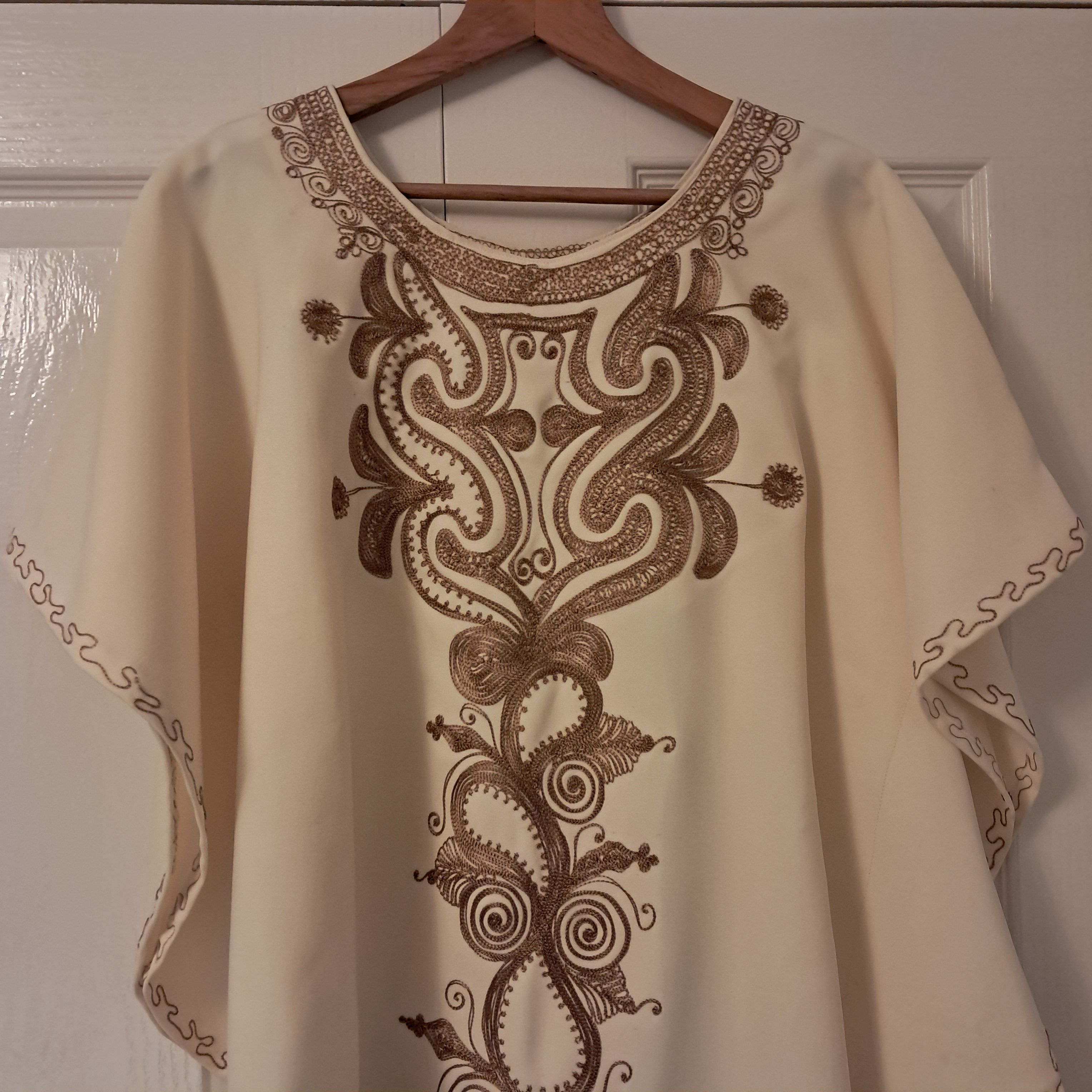 Cream Kaftan with Gold Embroidery - Image 2