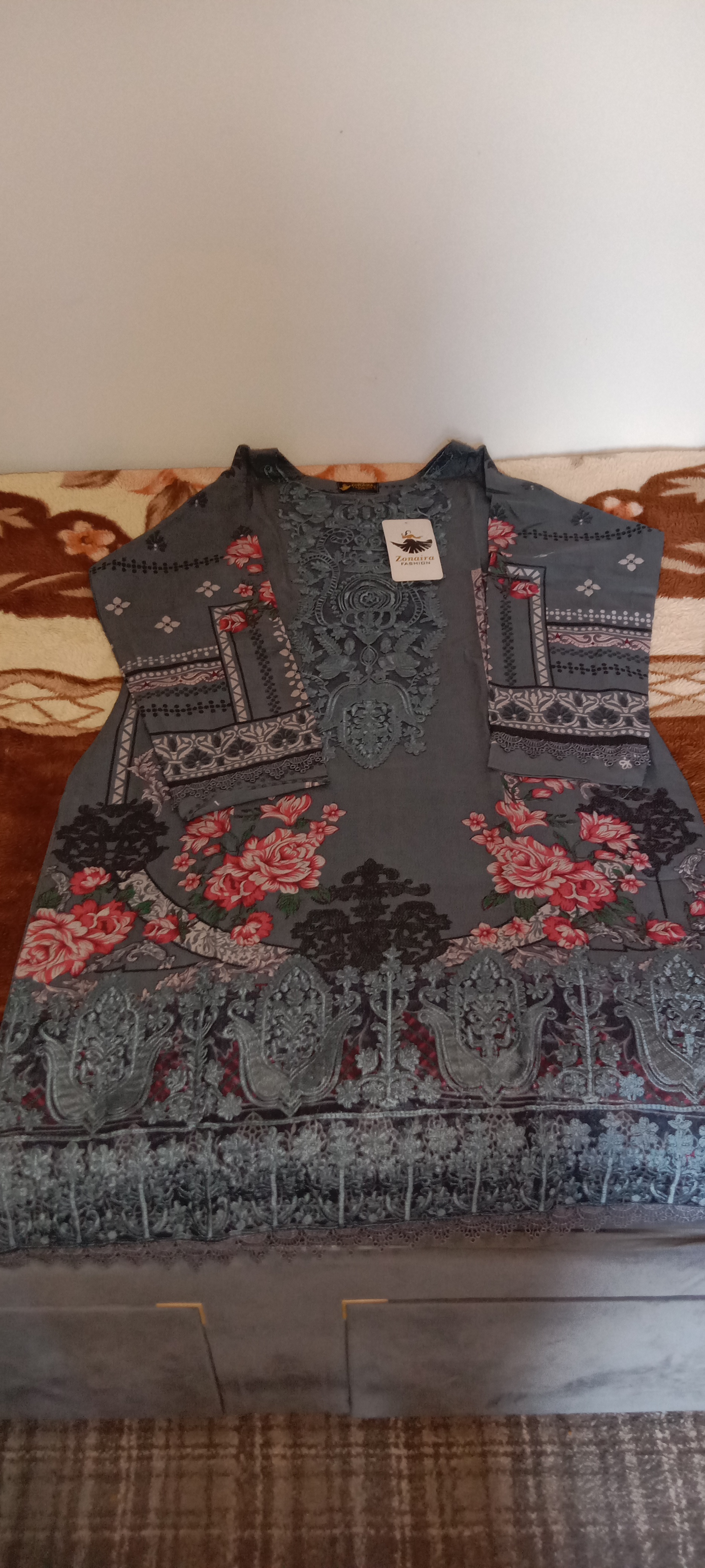 Grey Printed Shalwar Kameez Suit with Pink Floral Motifs - Image 4