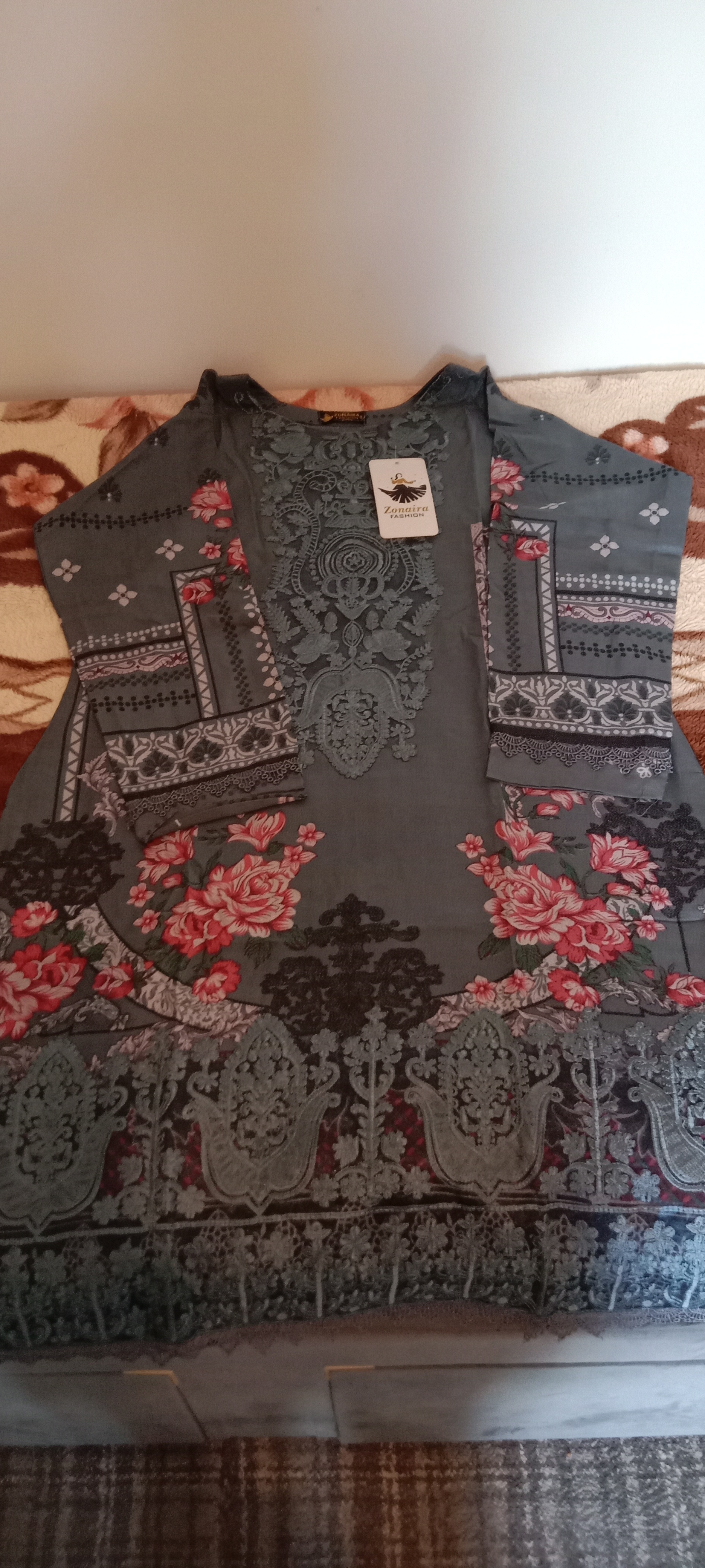 Grey Printed Shalwar Kameez Suit with Pink Floral Motifs - Image 5