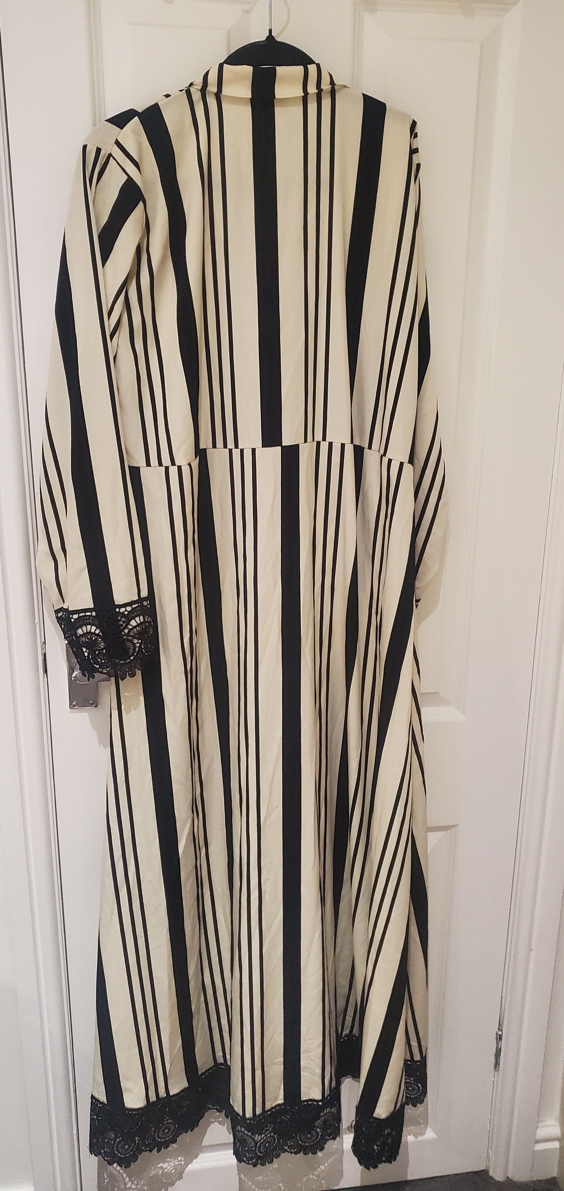 White and Black Striped Kaftan with Lace Trim - Image 2