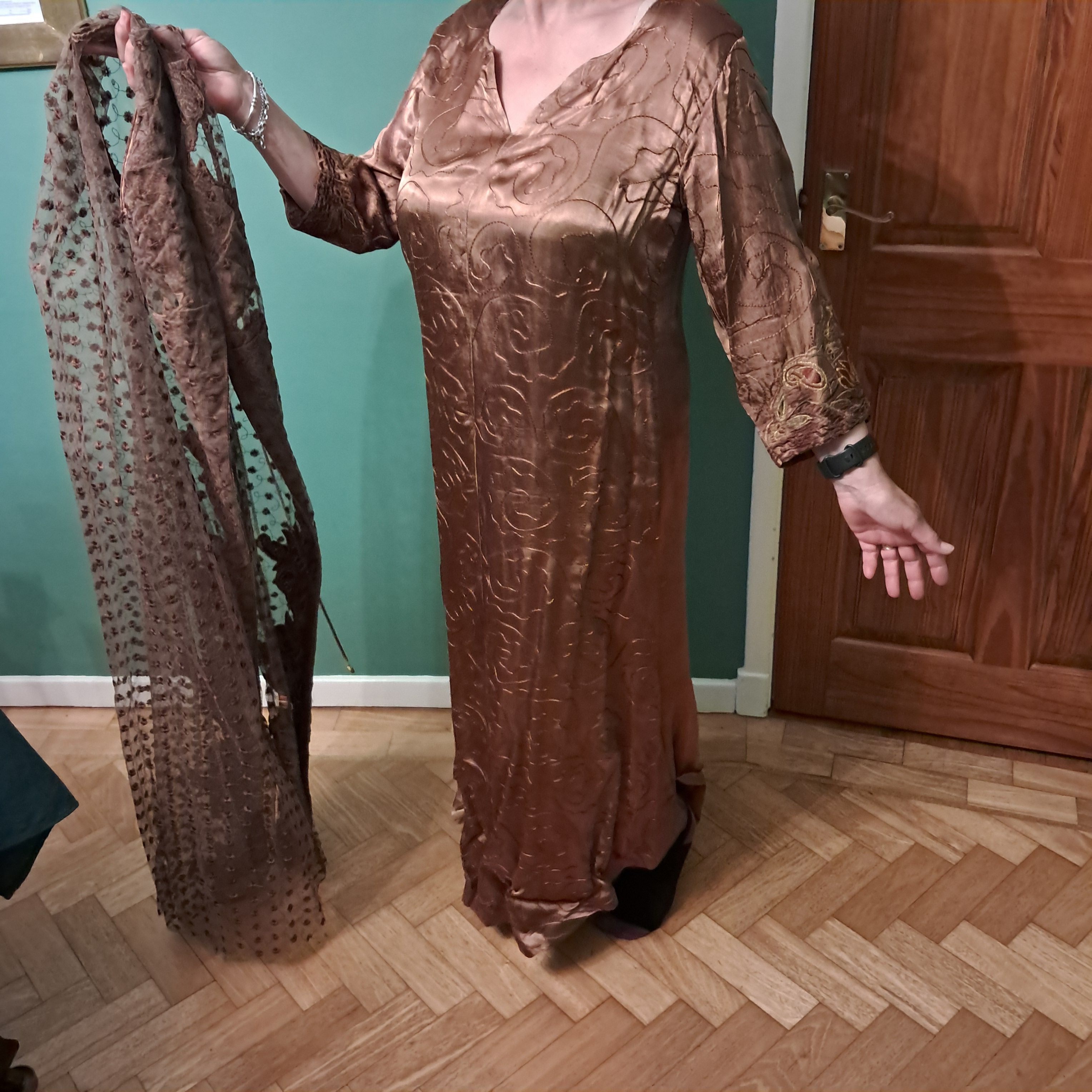 Brown Embroidered sleeveless overgown with Floral and Leaf Motifs and long abbaya - Image 5