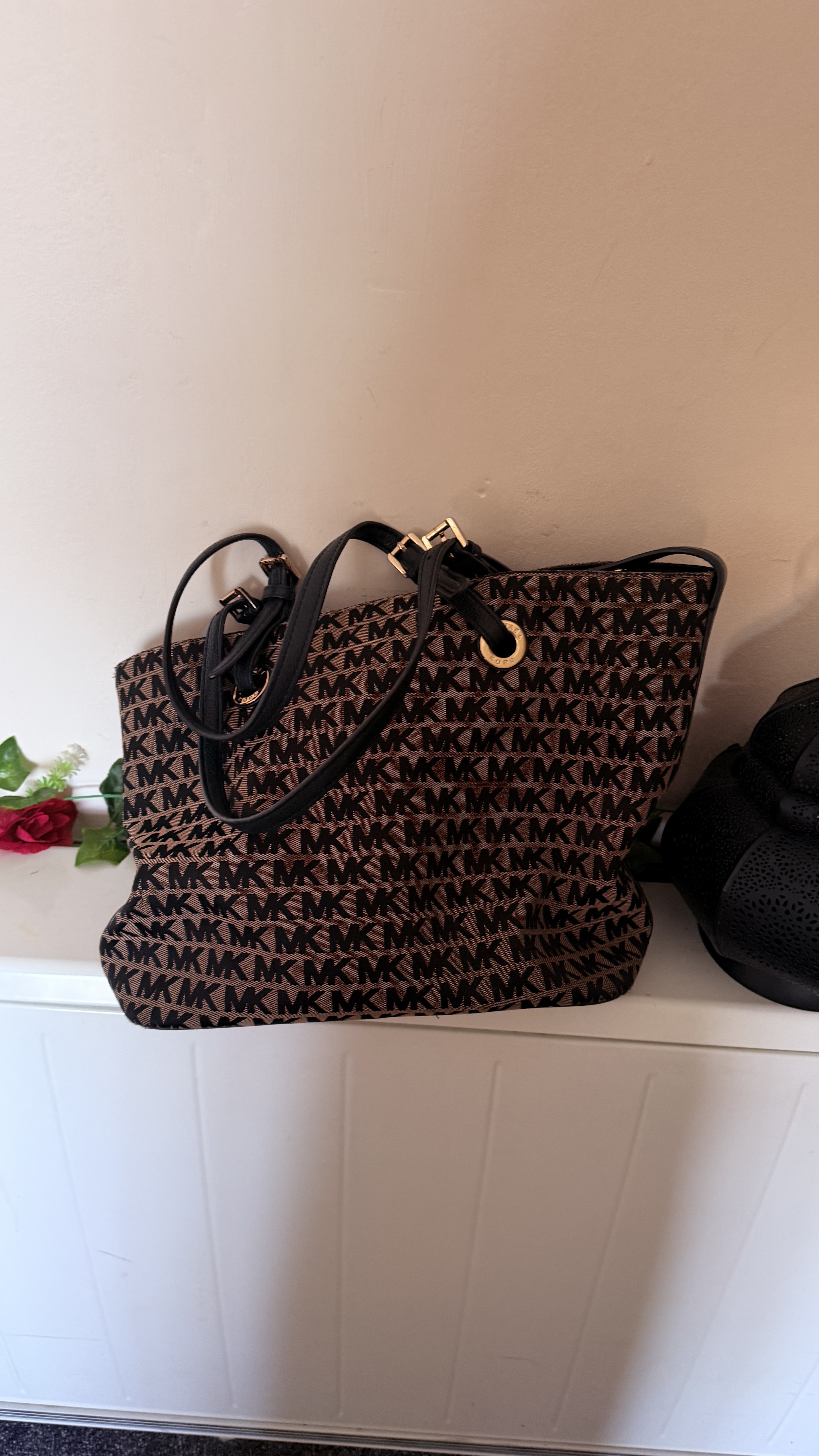 Michael Kors MK Signature Tote Bag - Image 3
