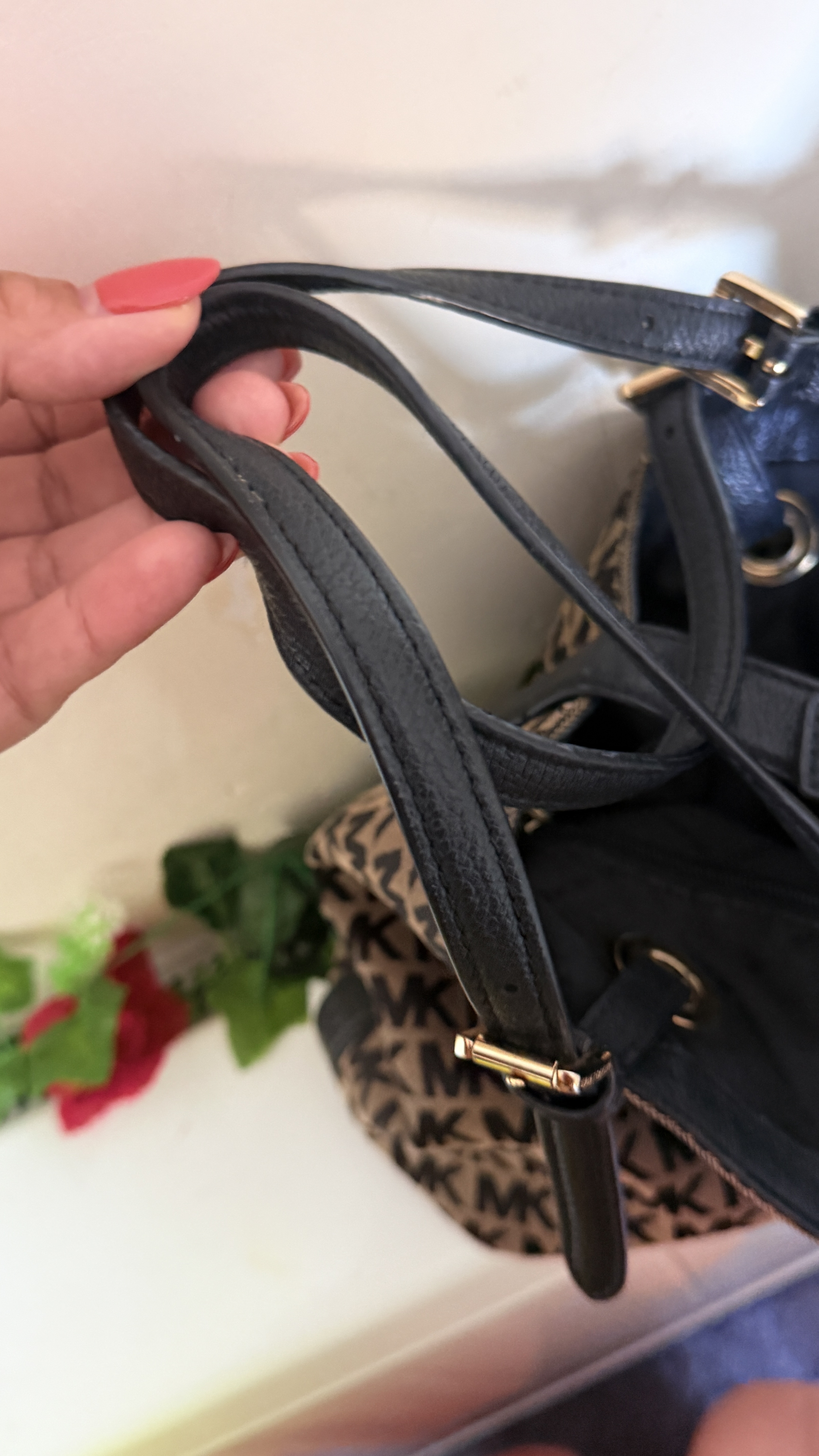 Michael Kors MK Signature Tote Bag - Image 5