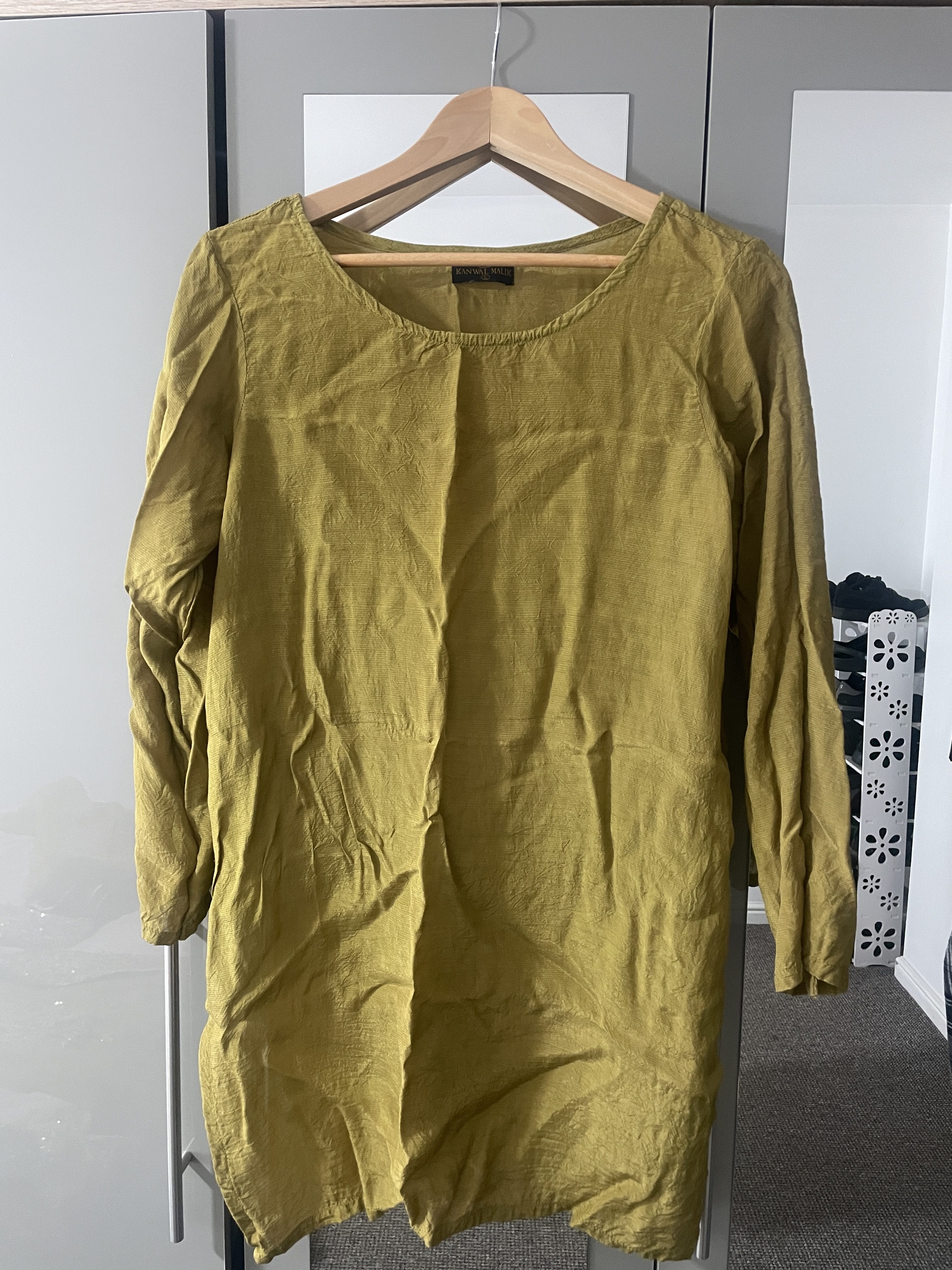 Kanwal malik Olive green, gold and pink 4 piece suit - Image 6